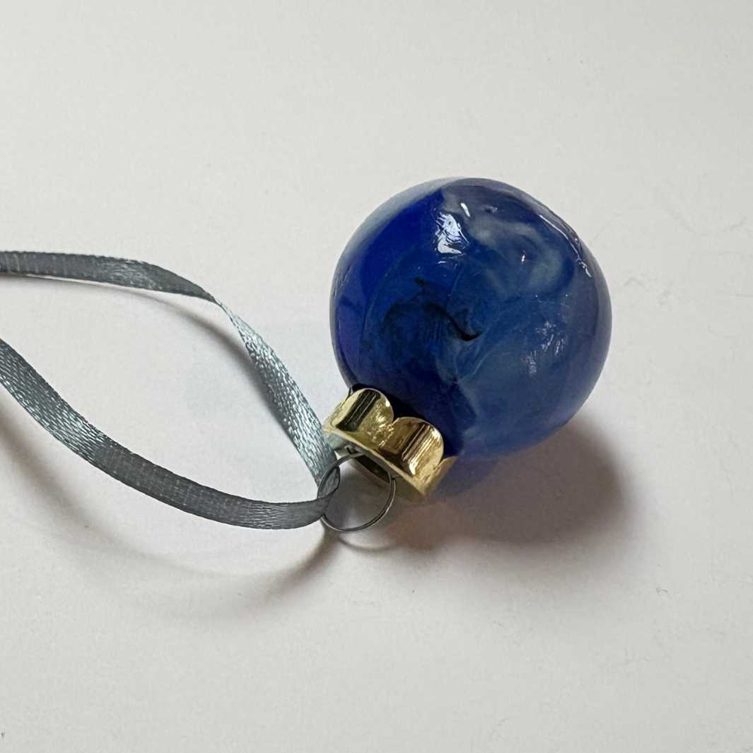 Wearing Glass | Zero Waste | Christmas Bauble