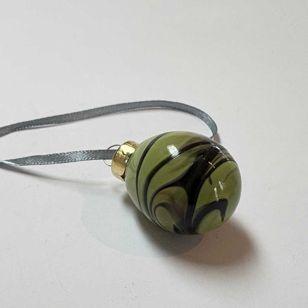 Wearing Glass | Zero Waste | Christmas Bauble