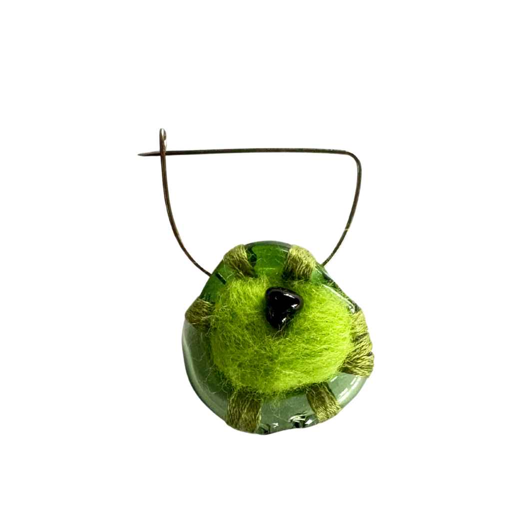 Isla Osborne | Pincushion Brooch